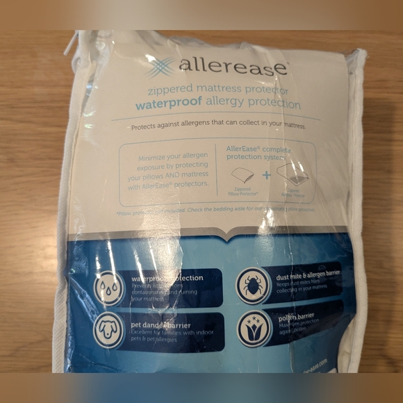 Allerease Zipped Mattress Protector Queen-Size - Picture 3 of 11